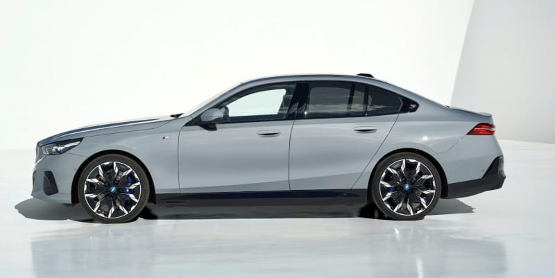2024 BMW 5