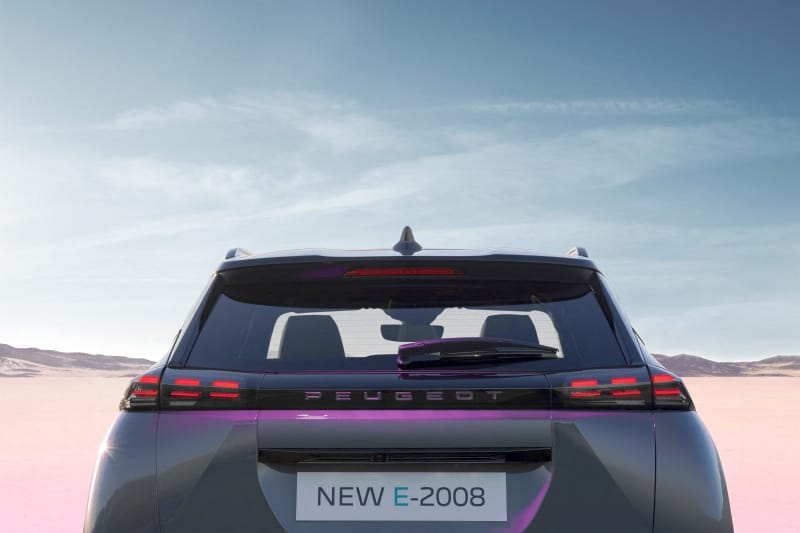 2024 Peugeot e-2008
