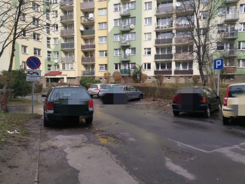Zakaz postoju znak odholowanie