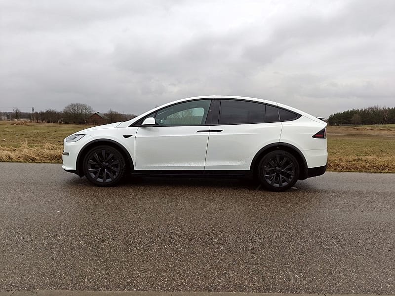 2024 Tesla Model X - bok