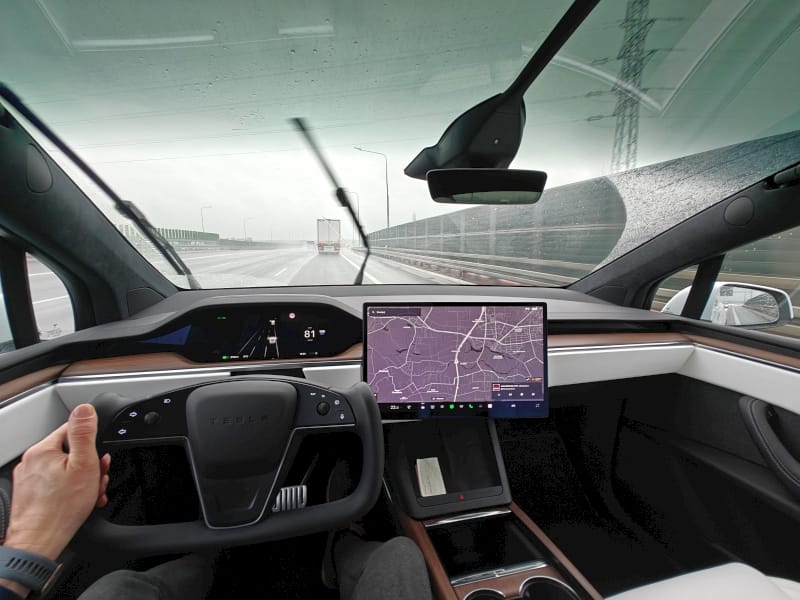 2024 Tesla Model X _ kokpit