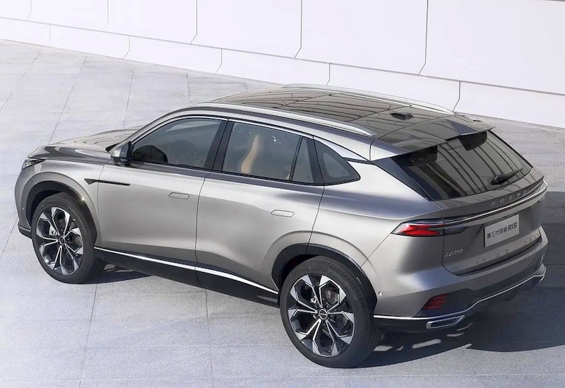 Roewe RX5 tył bok dach