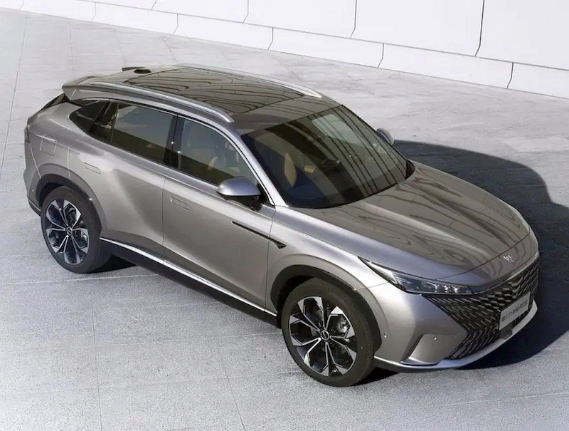 Roewe RX5 bok przód dach