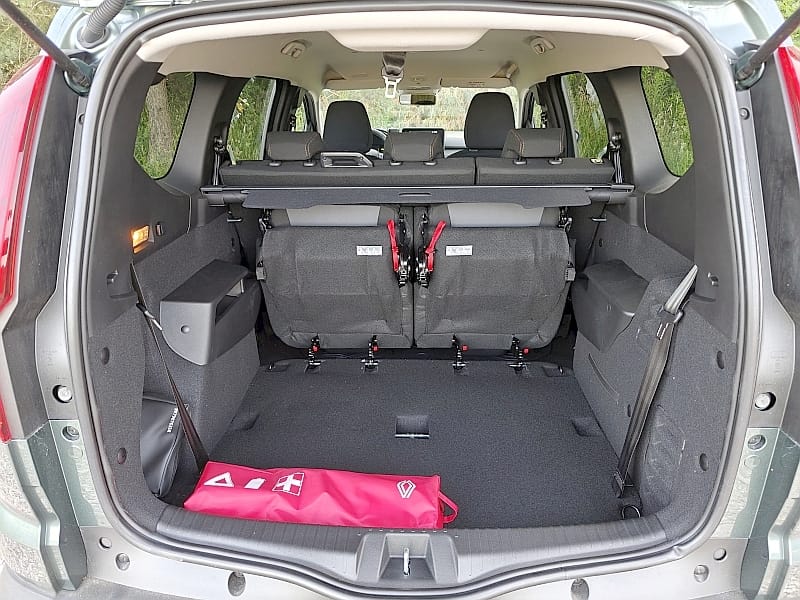 2024 Dacia Jogger Hybrid - bagażnik