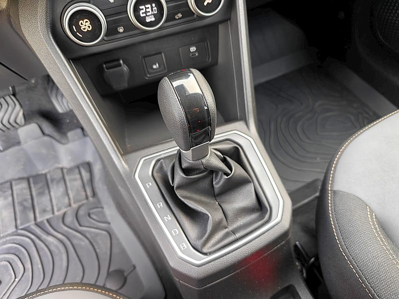 2024 Dacia Jogger Hybrid - dźwignia