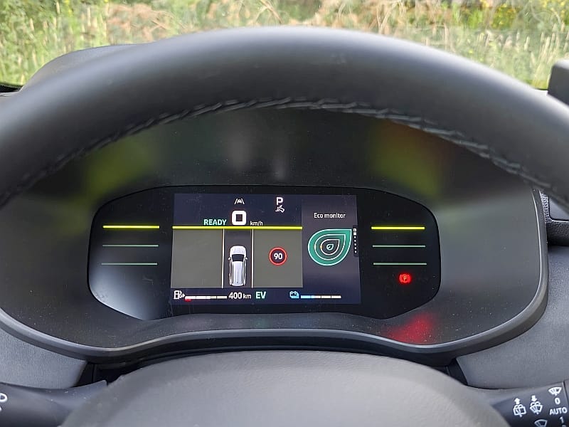 2024 Dacia Jogger Hybrid - ekran