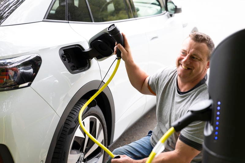 Ładowanie auta elektrycznego