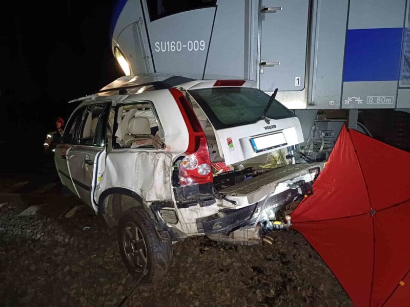 pociąg zderzenie Volvo