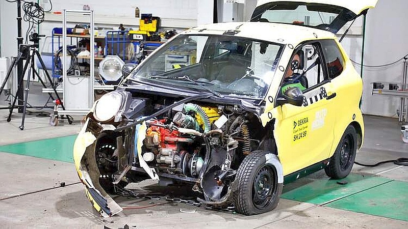 Crash test mikrosamochodów - Aixiam Acces