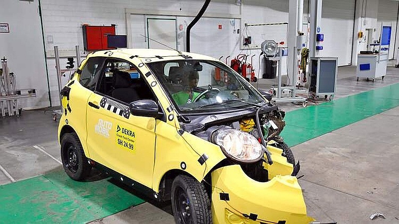 Crash test mikrosamochodów - Aixiam Acces