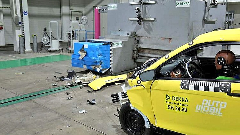 Crash test mikrosamochodów - Aixiam Acces