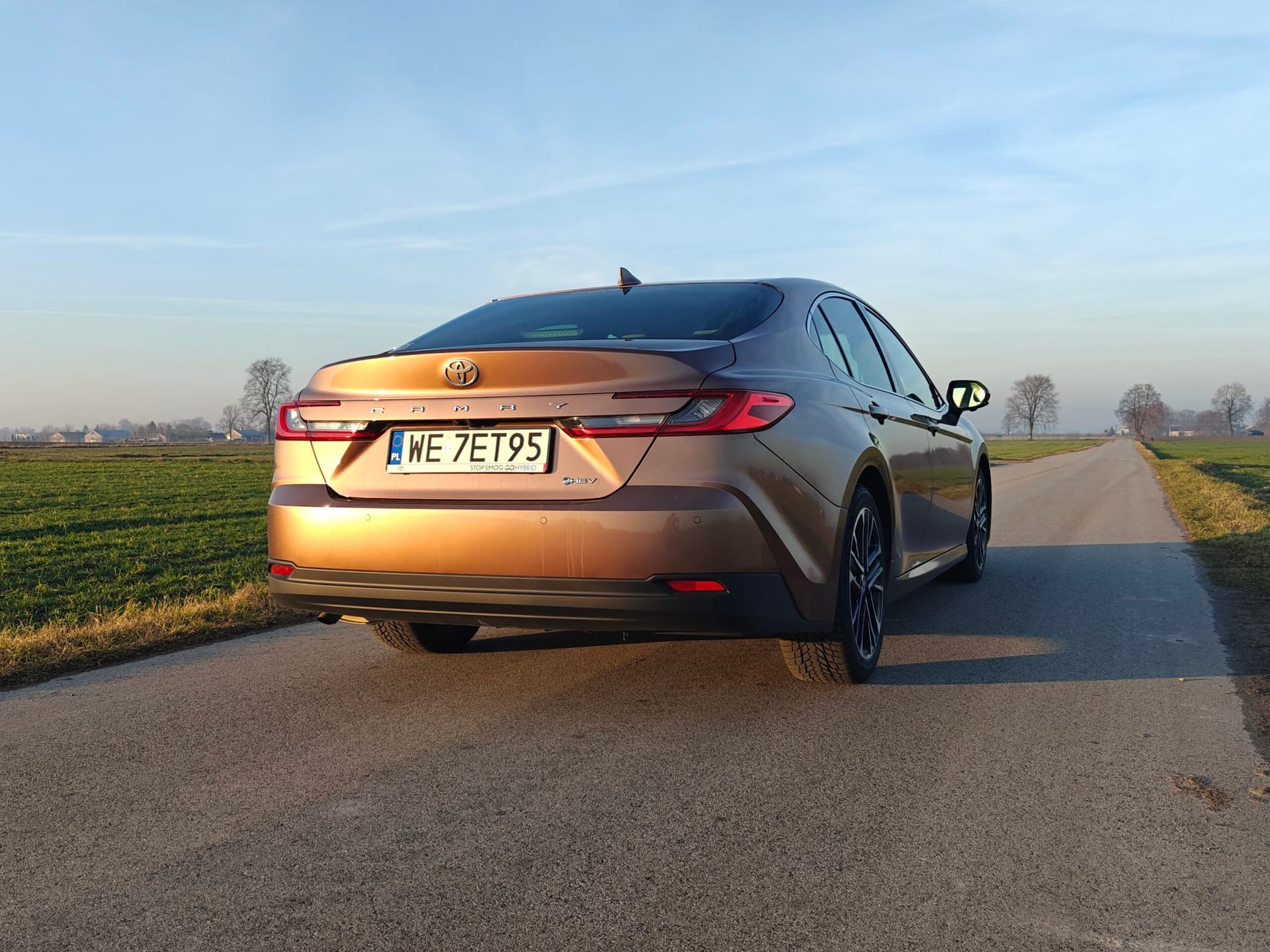 2025 Toyota Camry Hybrid - tył