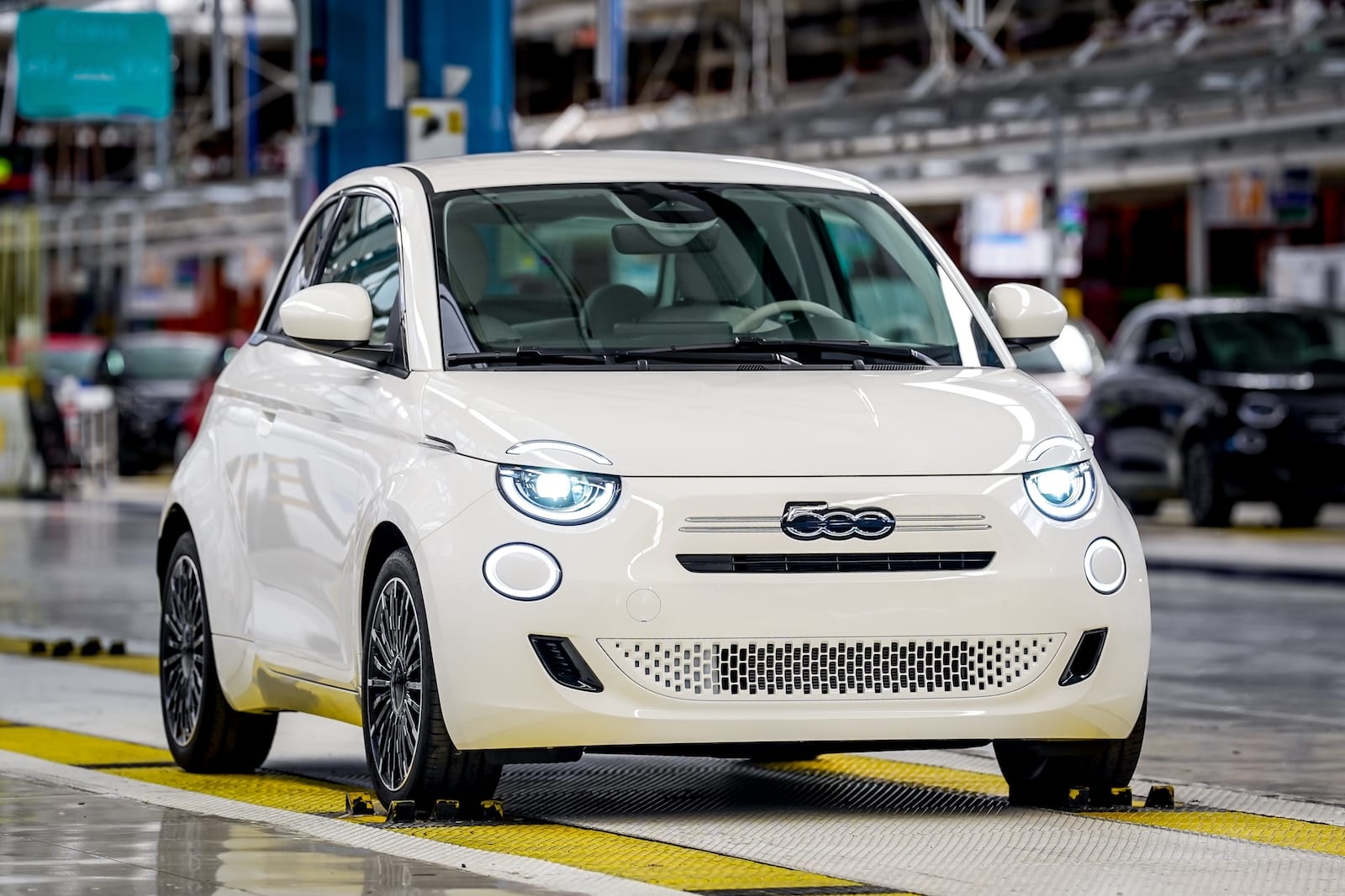 2025 Fiat 500 Hybrid