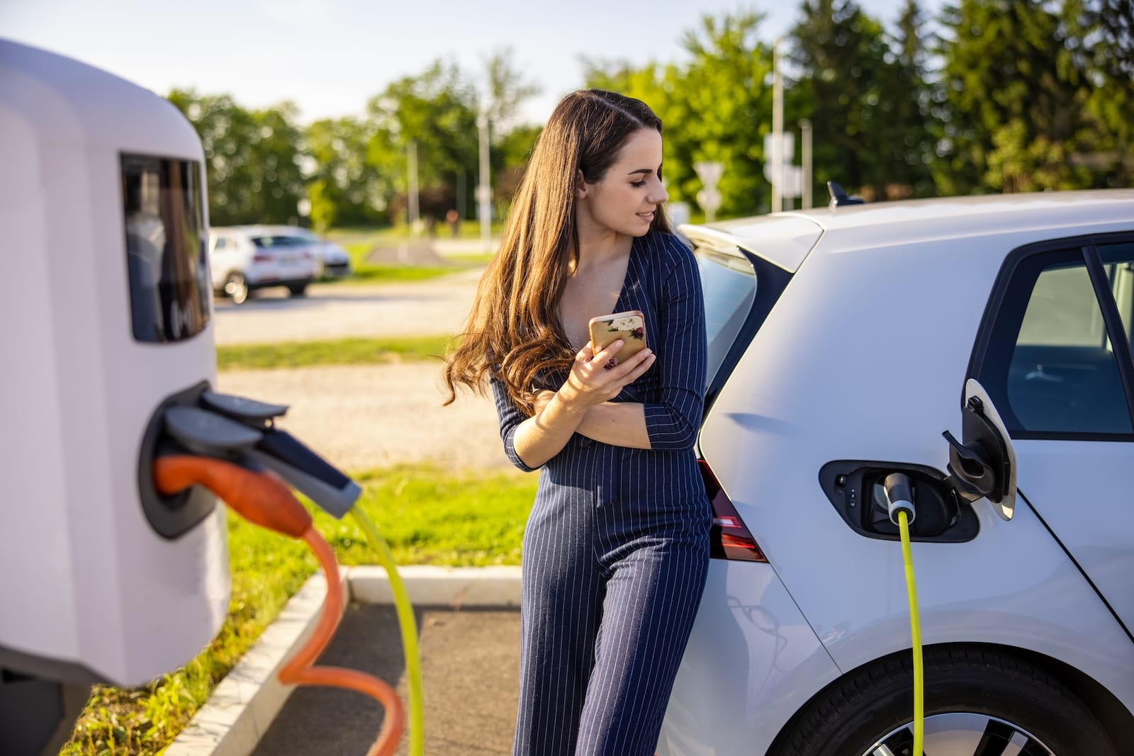 auto elektryczne ładowanie