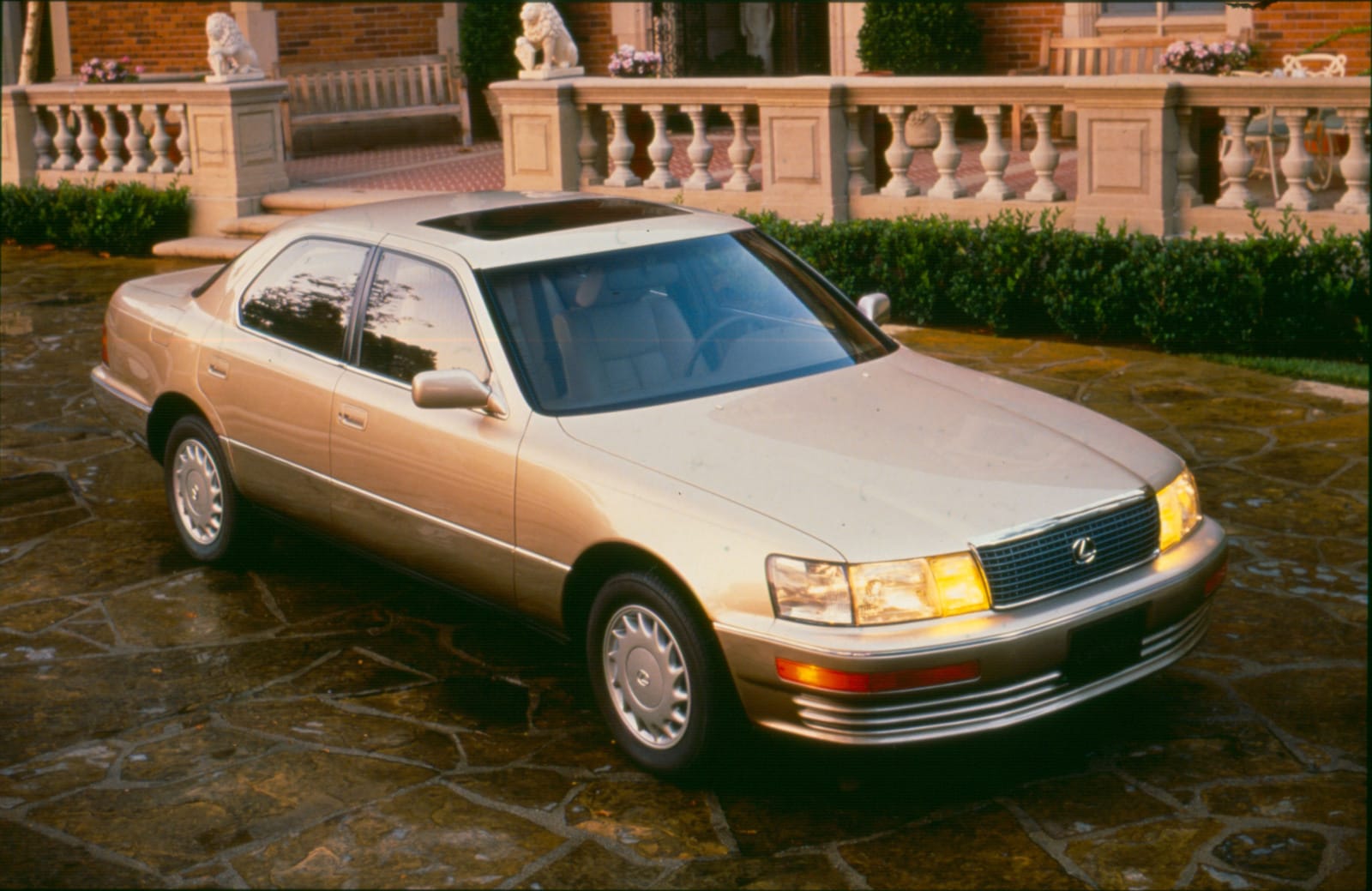 Lexus LS 400