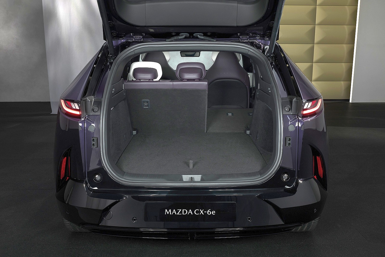 Mazda CX-6e