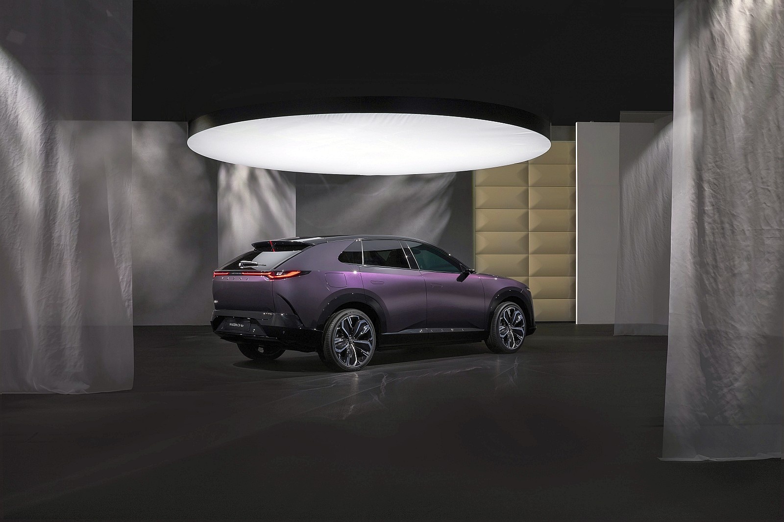 Mazda CX-6e