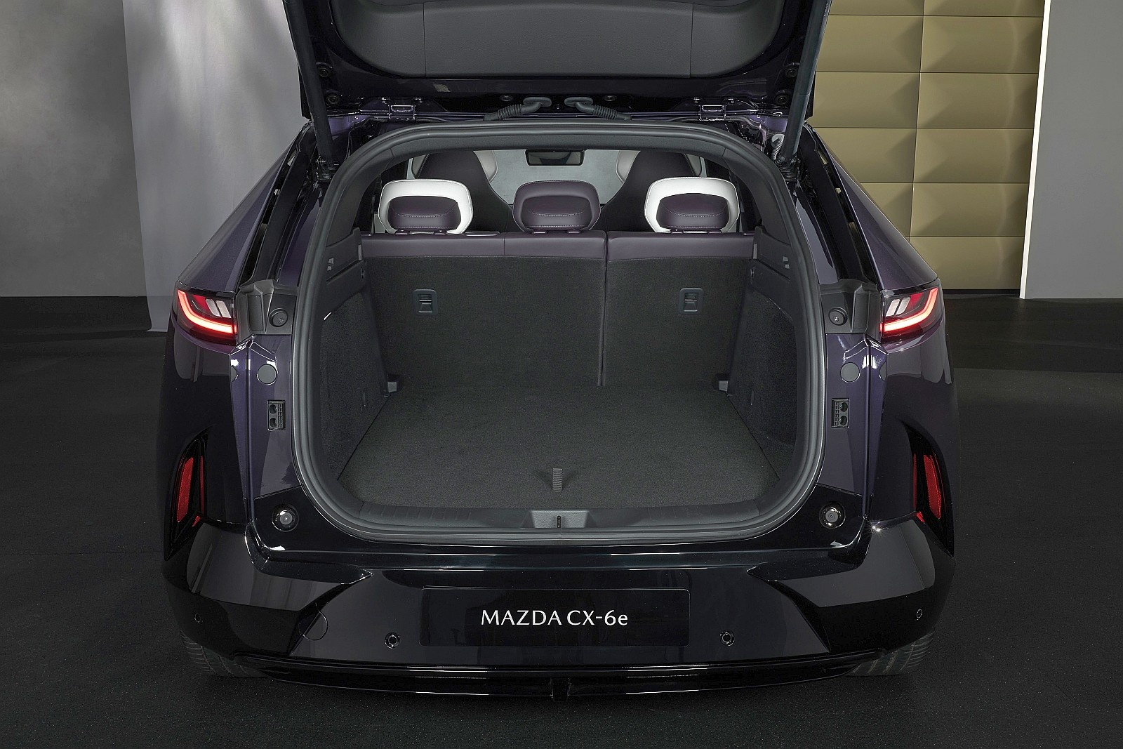 Mazda CX-6e