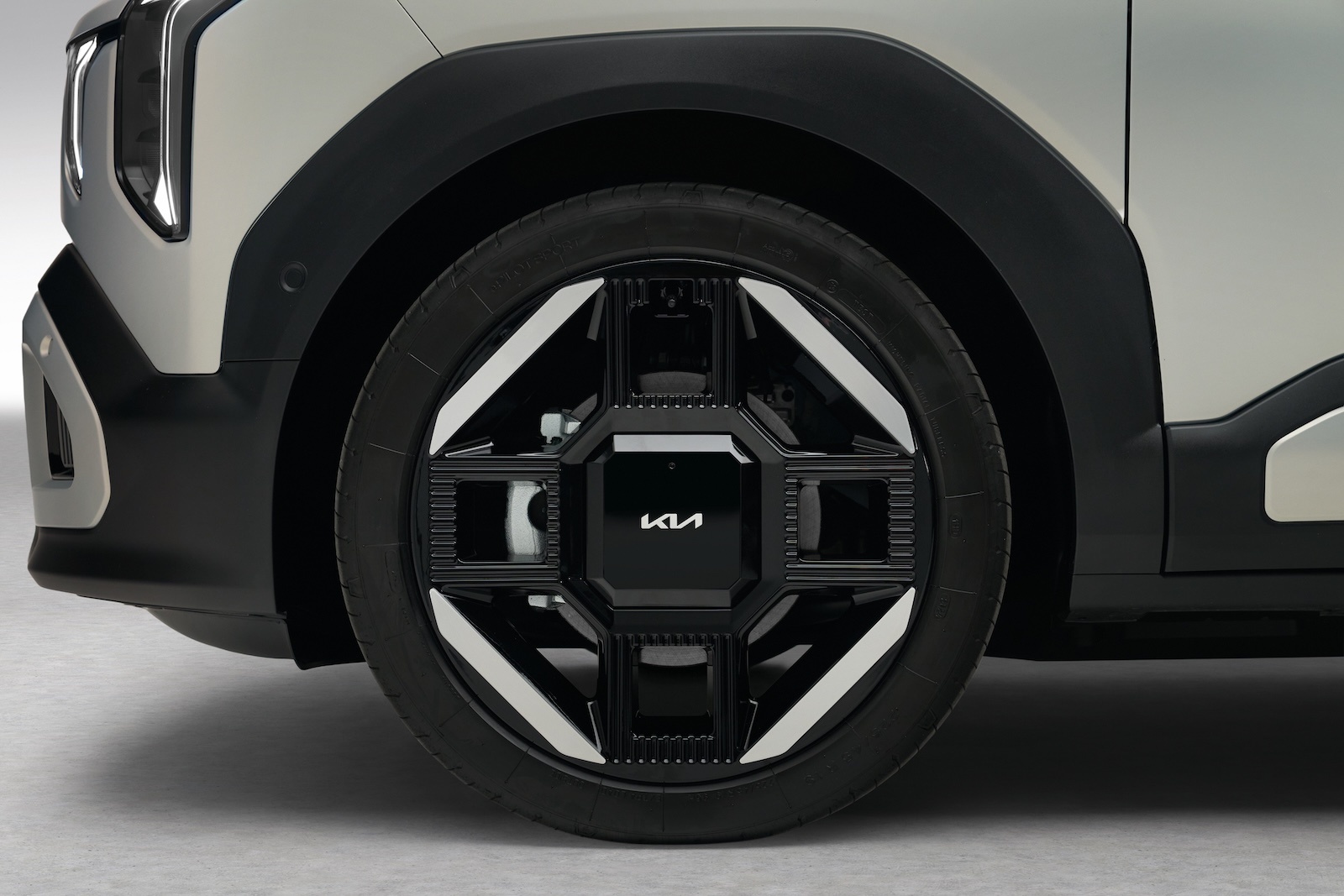 EV2
