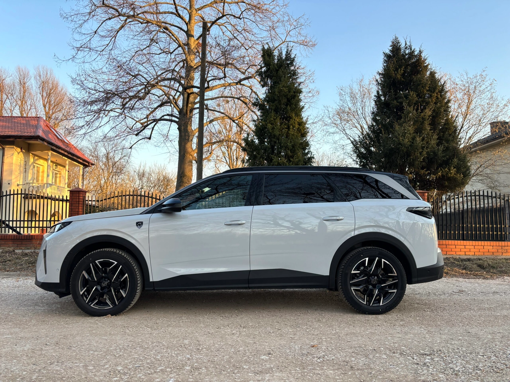 Peugeot 5008 Hybrid 145