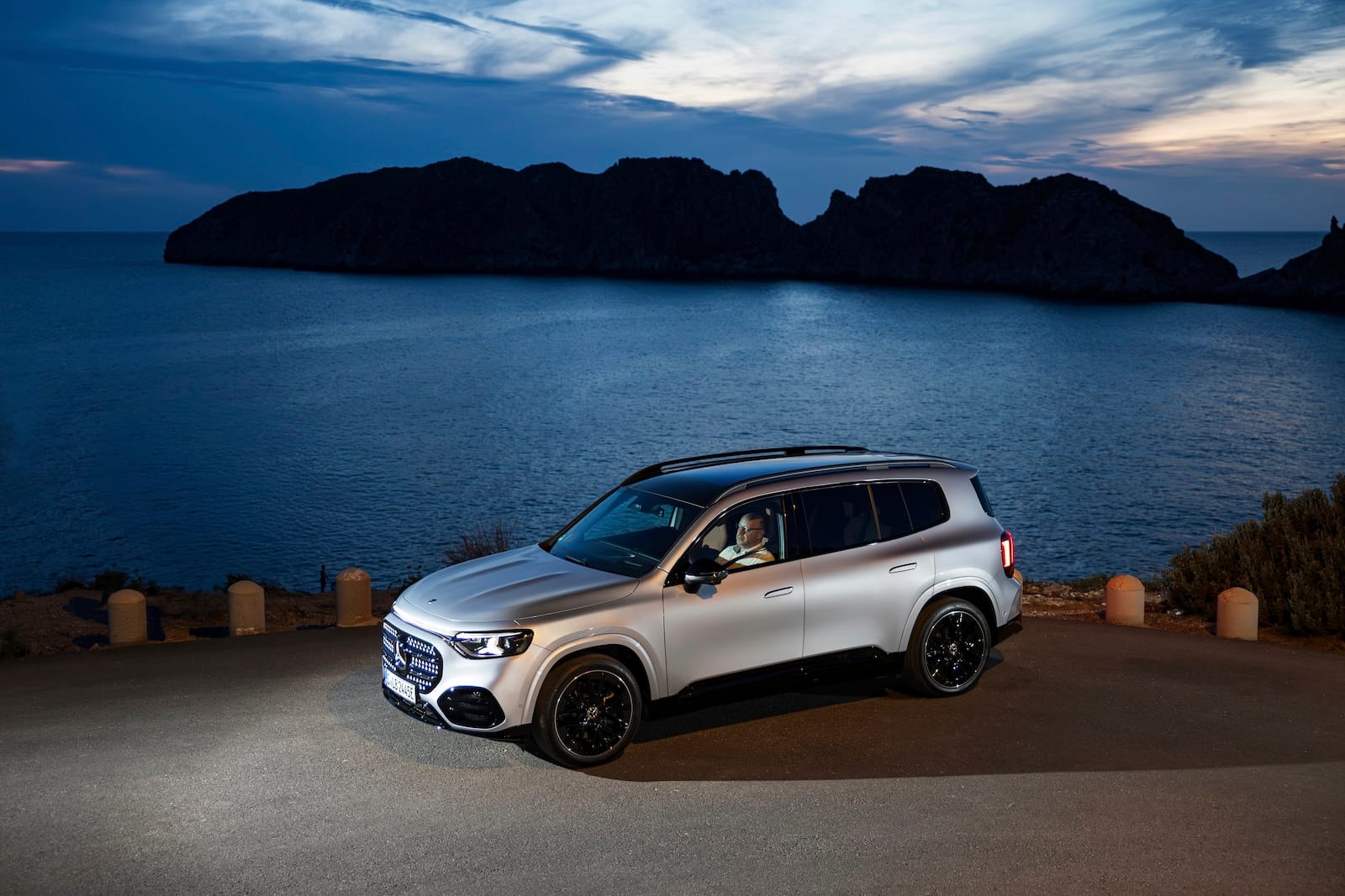 mercedes elektryczny suv