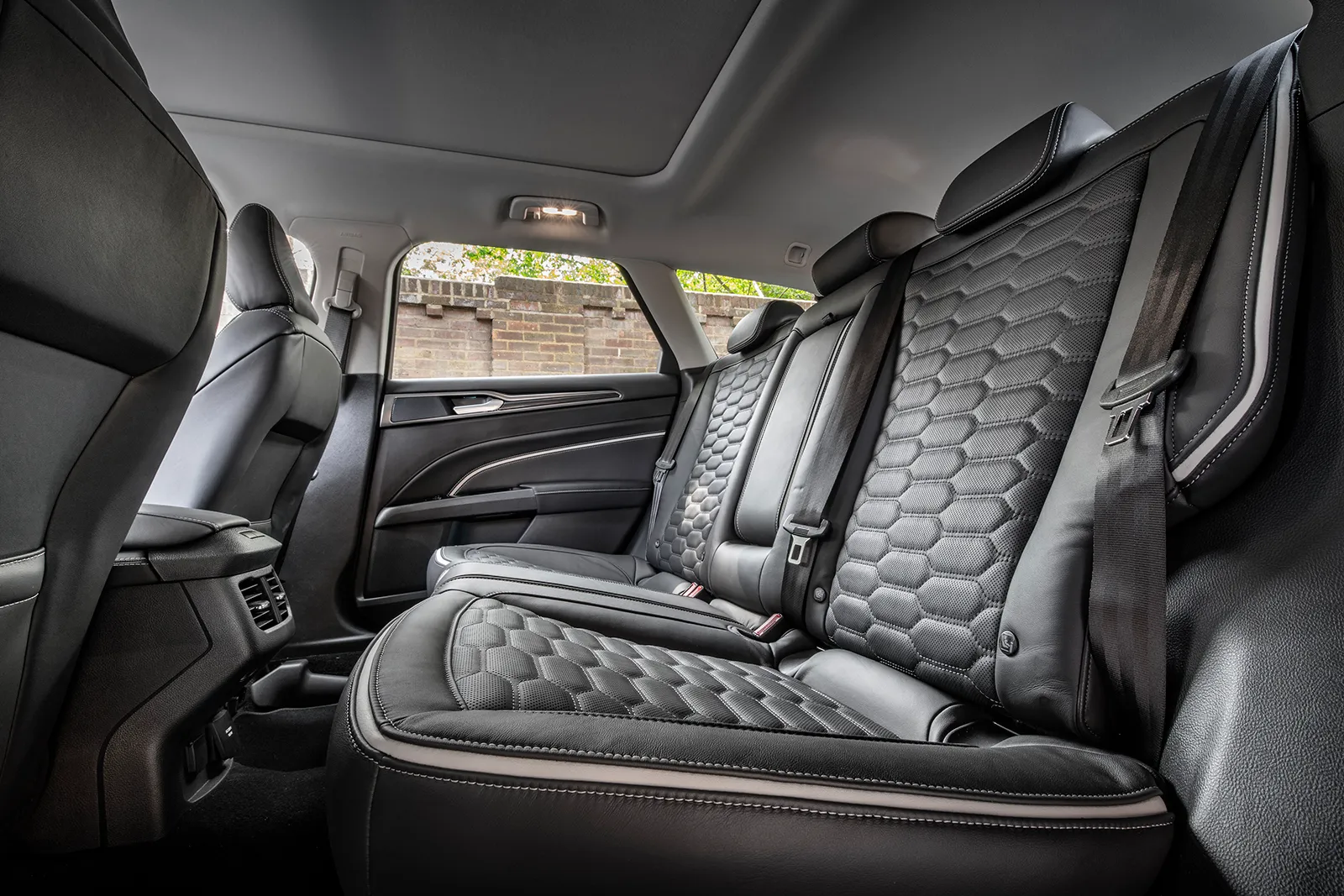 ford_vignale_mondeo_006