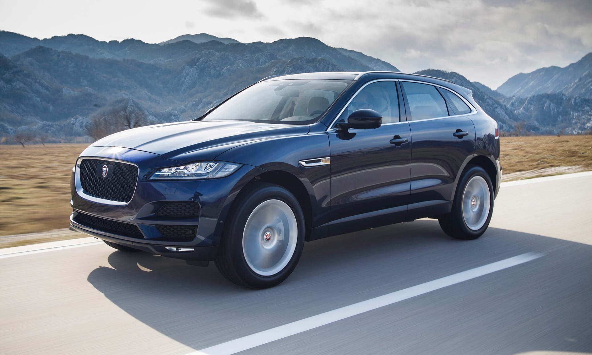 jaguar_f-pace_01