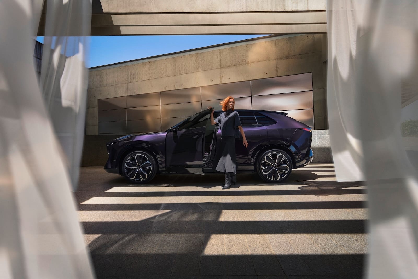nowy elektryczny SUV Mazda CX-6e