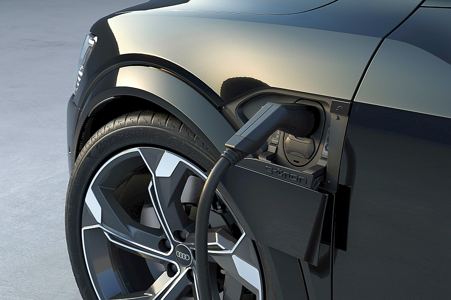 Audi Q8 e-tron - ładowanie