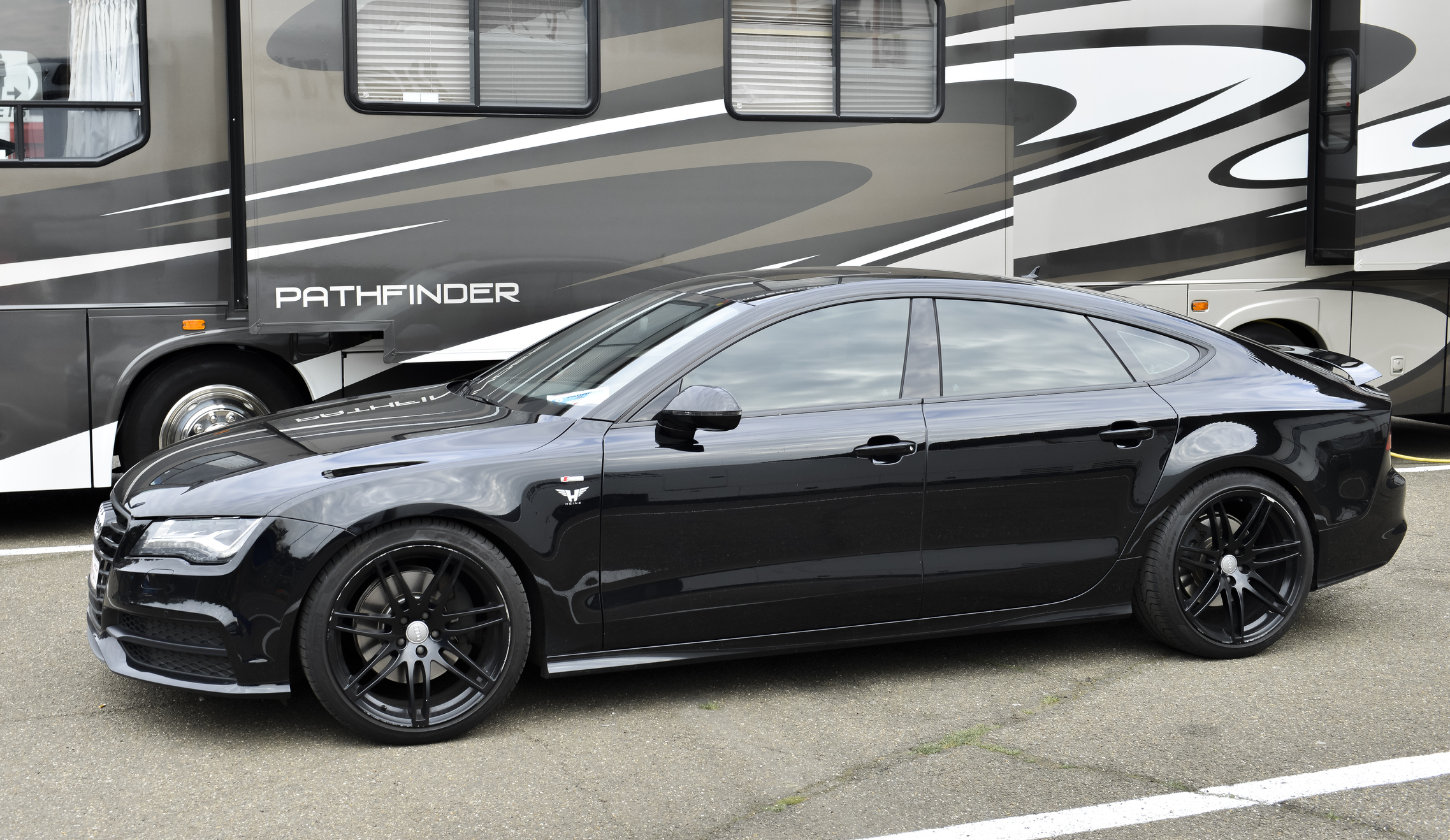 Czarne Audi A7