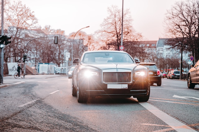 rolls-royce - auto luksusowe