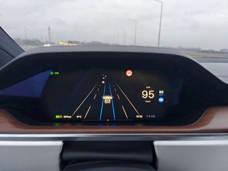 2024 Tesla Model X - ekran