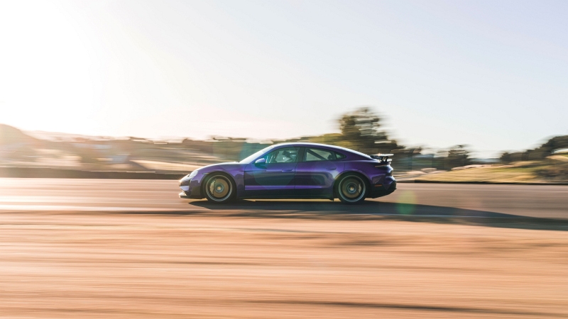 Porsche Taycan Turbo GT - bok
