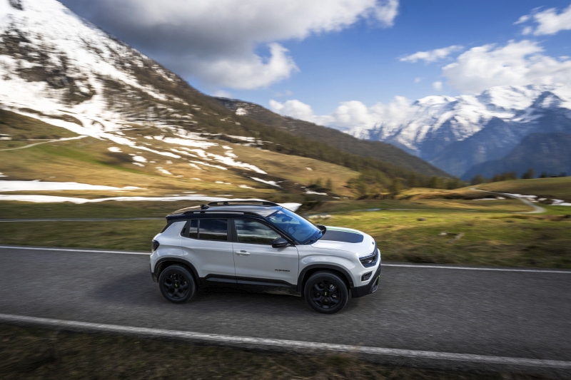 Jeep Avenger 4xe - bok
