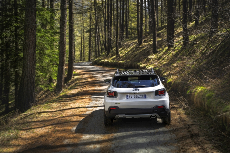 Jeep Avenger 4xe - tył