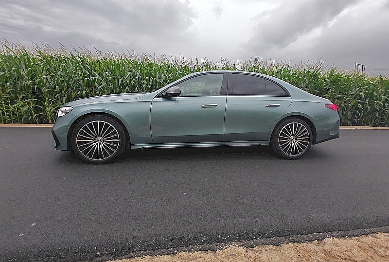 2024 Mercedes E 220 d - bok