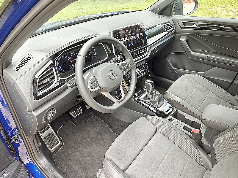 Volkswagen T-Roc 1.5 TSI DSG - kokpit