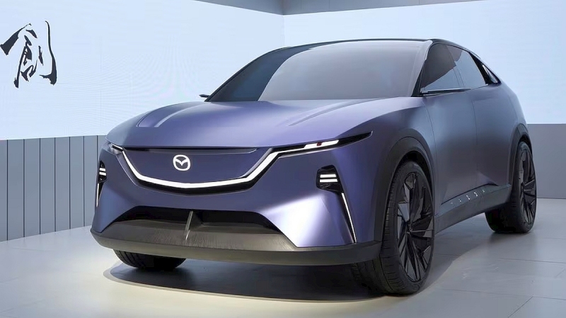 Mazda Arata - przód