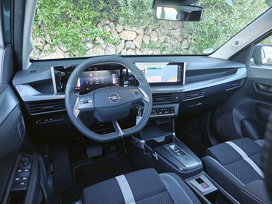 2024 Opel Frontera Hybrid - kokpit