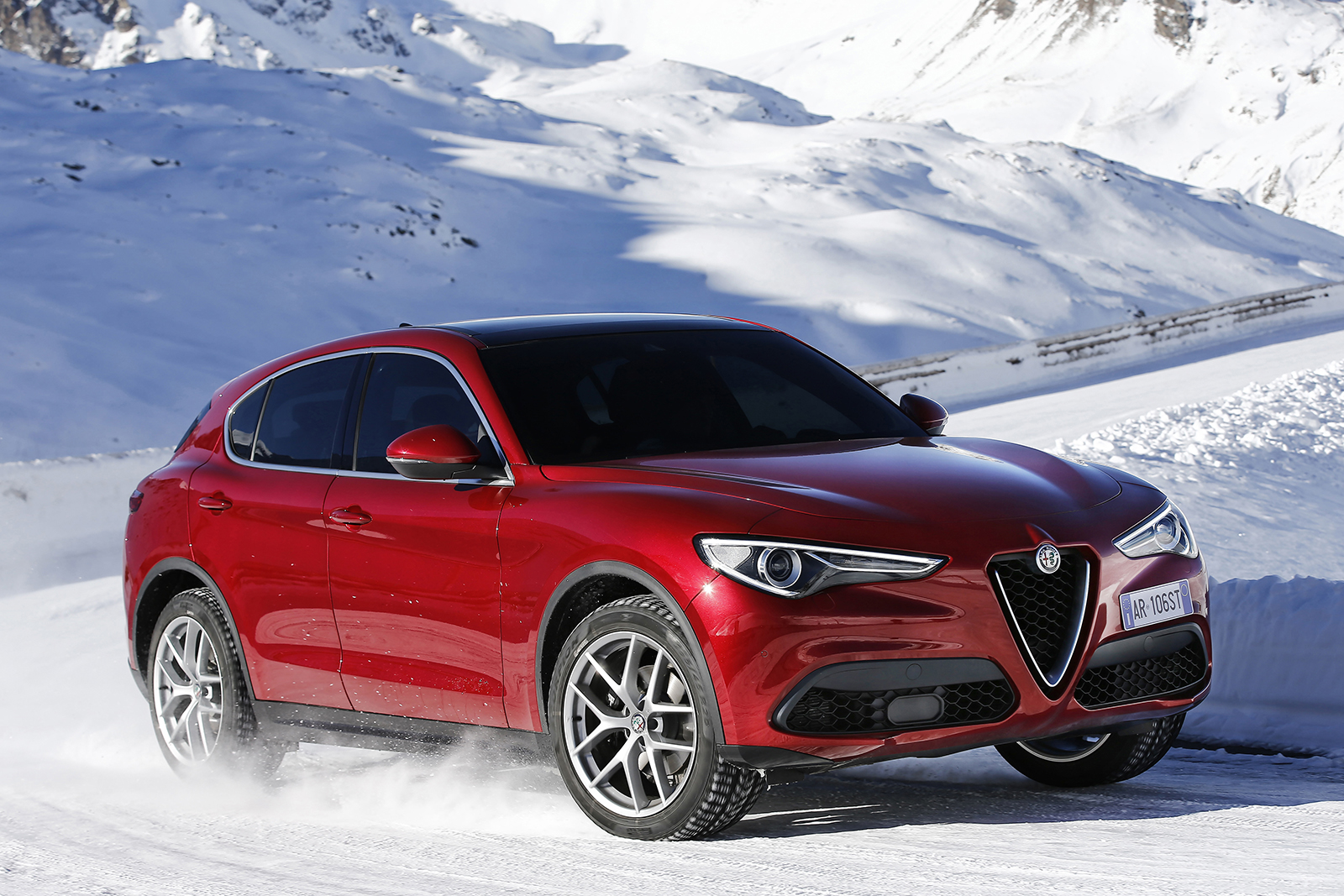 Alfa Romeo Stelvio przód
