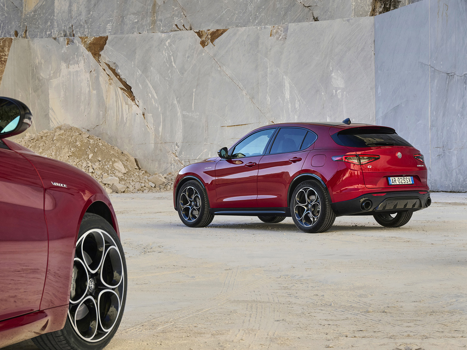 Alfa Romeo Stelvio tył 2