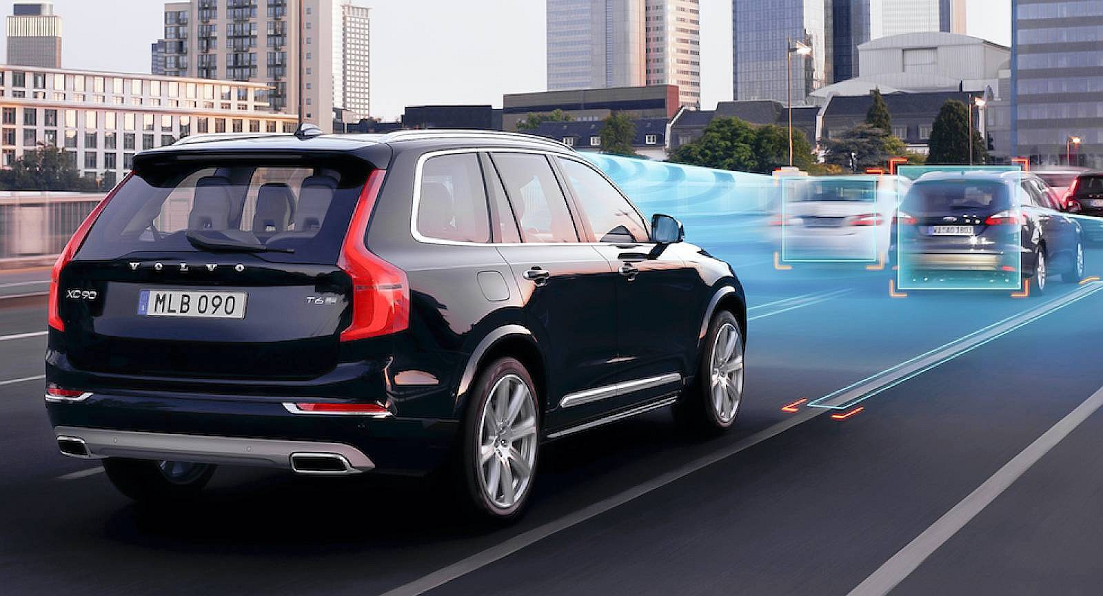 Systemy wsparcia kierowcy - Volvo XC90
