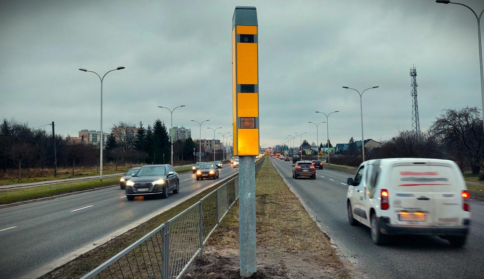 auta automatyczna kontrola prędkości