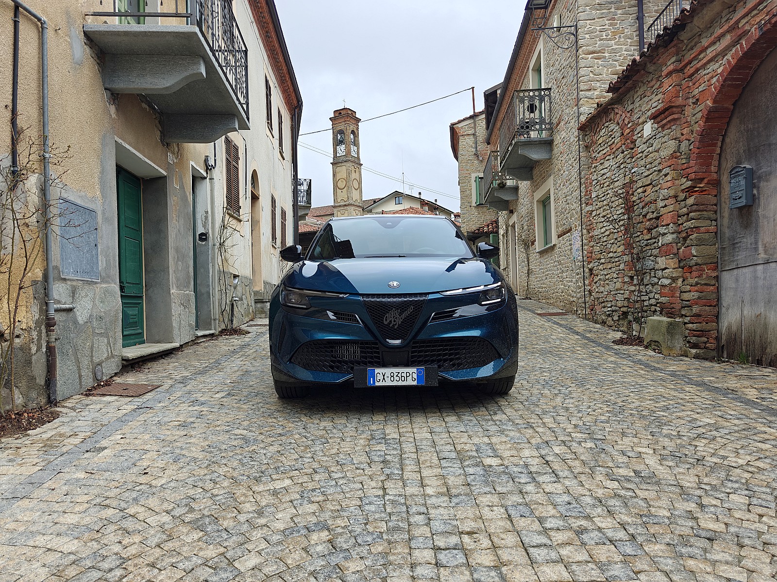 Alfa Romeo Junior Ibrida Q - przód