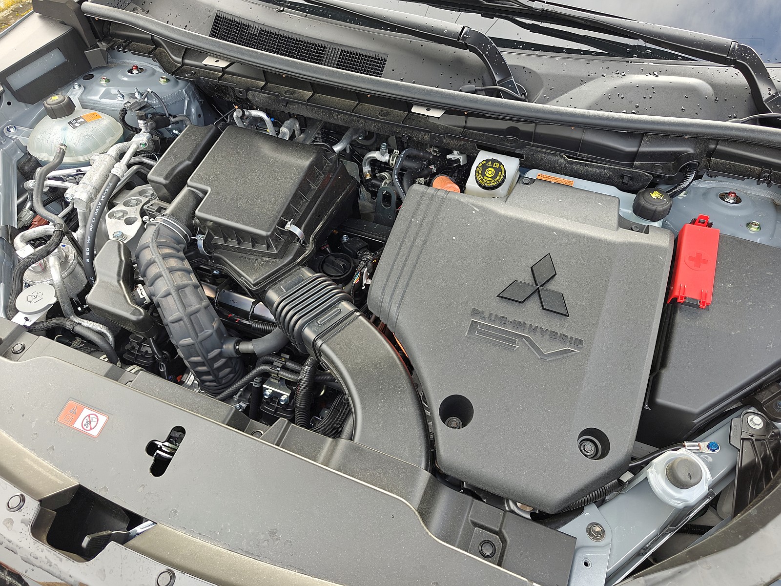 2025 Mitusbishi Outlander PHEV - silnik 2.4 R4