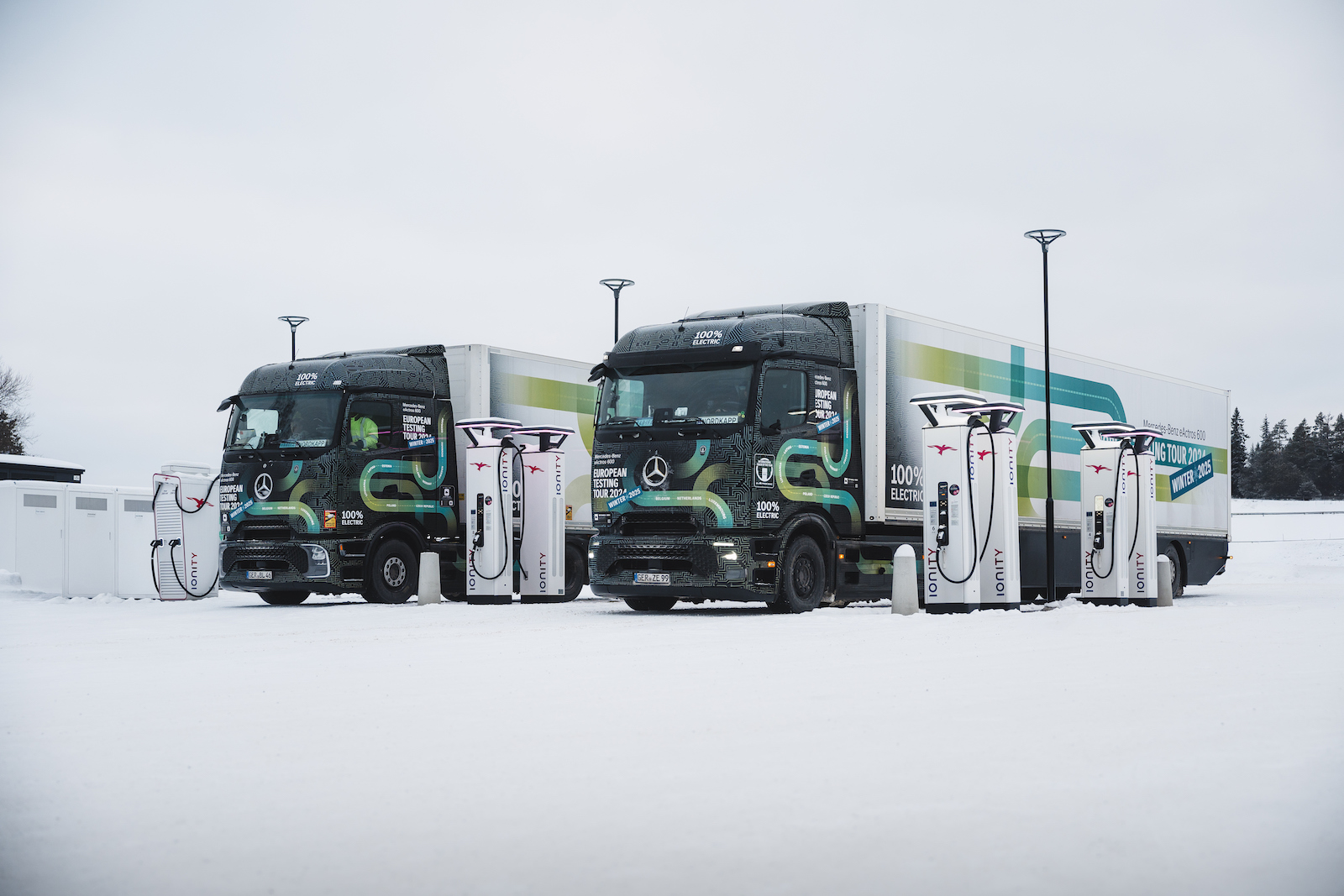 Mercedes e-Actros ładowanie