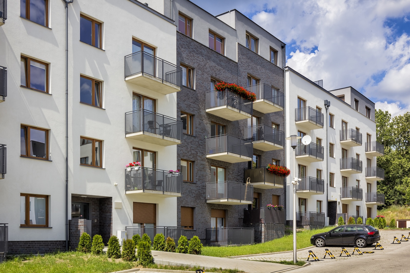 blok miejsce postojowe auto