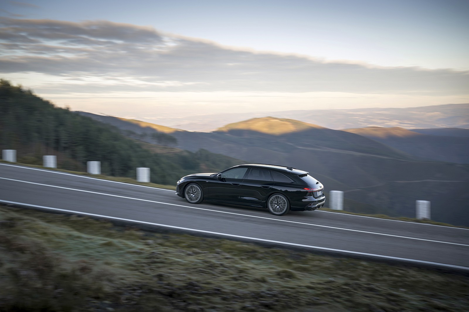 Audi A6 C9 Avant - bok