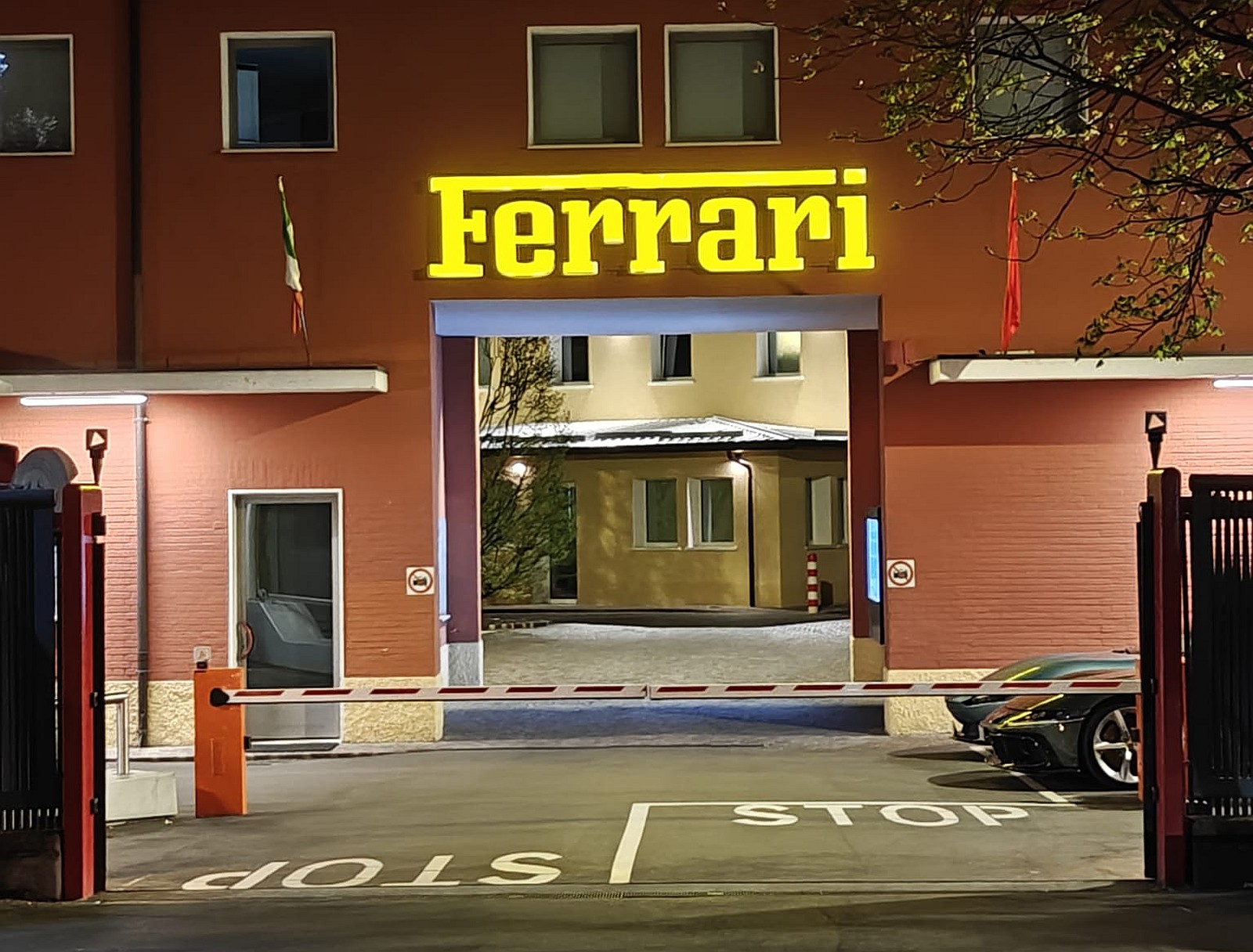 Ferrari - zarobki firm motoryzacyjnych