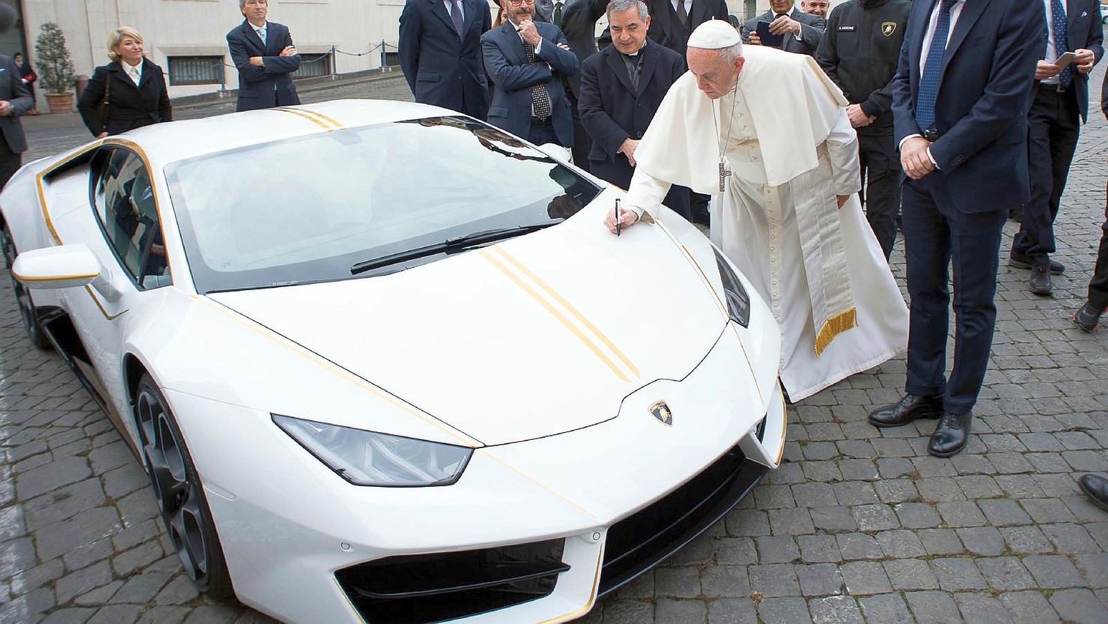 Papież Franciszek i samochody